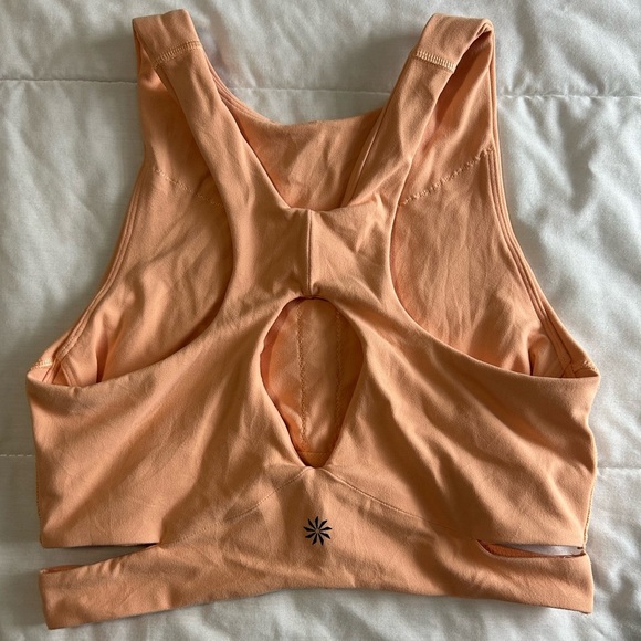 Athleta Conscious Cut Out Crop - Picture 4 of 6